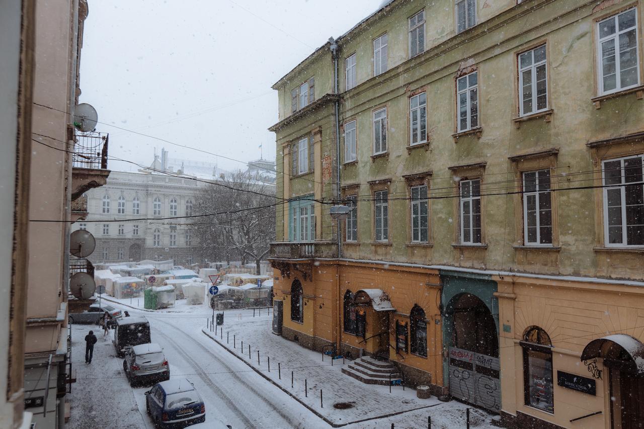Apartments On Teatralna 26 Lviv Exterior photo